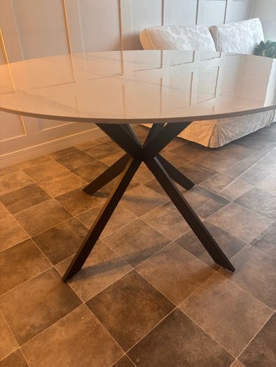 Modern Alex Round Dining Table for Sale