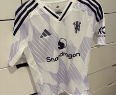 Manchester United jersey 11-12