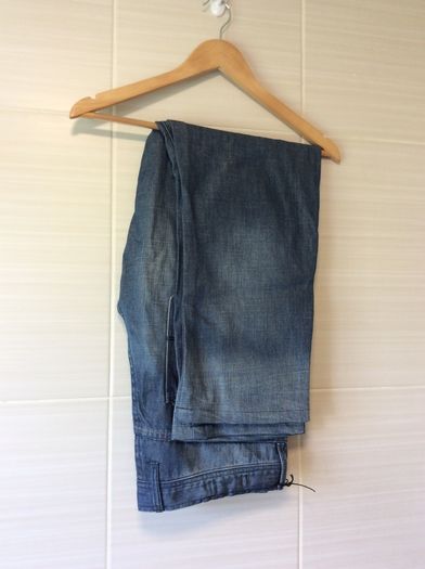 Brand New. Jack And Jones Mens Jeans. Waist 36 Inches. Inside Leg 30 Inches. Retail At 50euro. Selling 30 Euro. Collect In Dublin Or Receive Via Post.