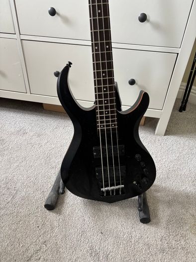 Bass Guitar Marcus Miller M2