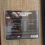 The White Stripes - Elephant Image 2
