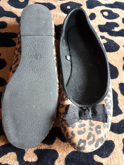 Tiger printed Shoes  Size 4