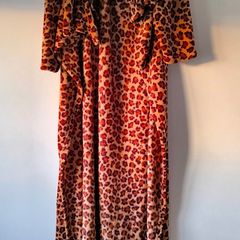 pantera print blanket with sleeves