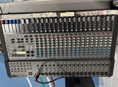 proel M1500 24 channel powered desk with soft case
