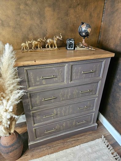 Chest of drawers