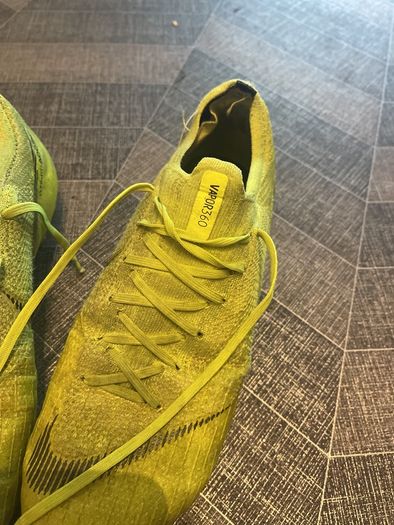 football size 8.5