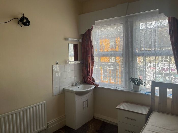 Room to let
