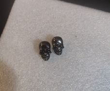skull stud