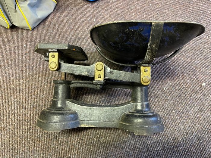 Vintage Salter weighing scale