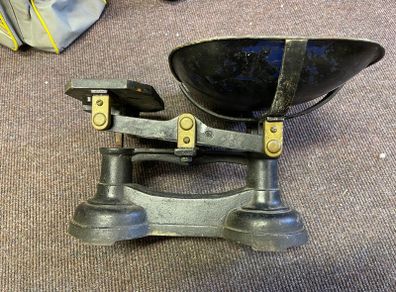 Vintage Salter weighing scale