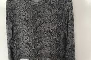 Black and white leopard print top. Size M 12/14