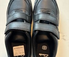 boys school shoes. Clarks 2e new