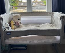 Chicco Next2Me Bedside Crib