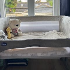 Chicco Next2Me Bedside Crib