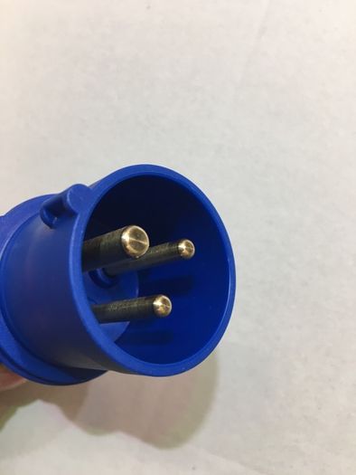 16 Amp 3 Pin Blue Sockets 230V