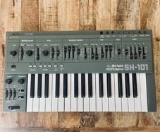 Roland sh 101