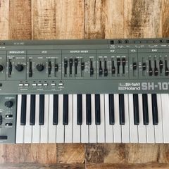 Roland sh 101