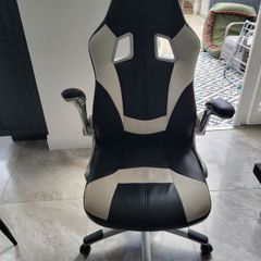 Gaming chair