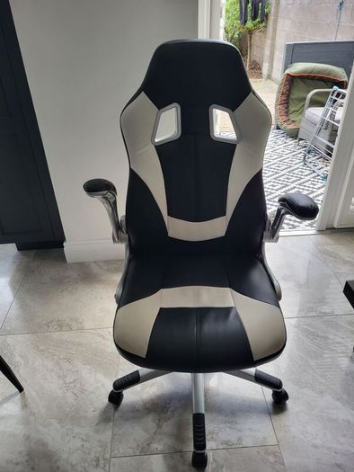 Gaming chair