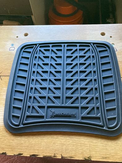 Rear footwell car mats
