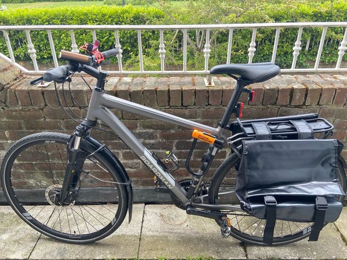 Boardman MTX 8.6 Mens Hybrid Bike-M with many accessories
