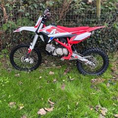 Apollo 140cc dirt bike