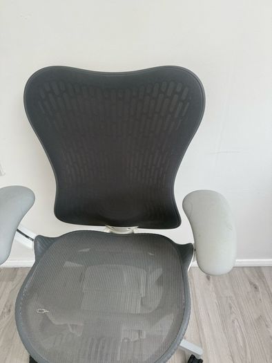 Herman Miller Mirra 2