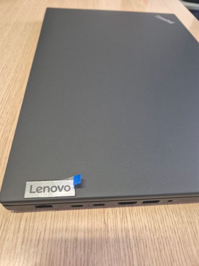 Lenovo ThinkPad P16s Gen 1  Intel Core i5, 16GB RAM, 512GB SSD