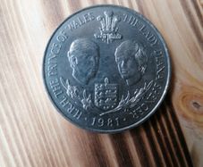 1981 Guernsey 25 Pence Coin