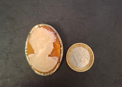 Silver cameo