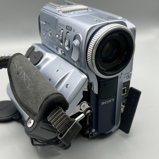 Sony DCR-PC9E Digital Handycam Camcorder - FAULTY