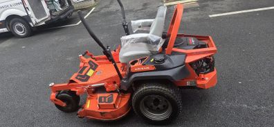 Ride on lawnmower