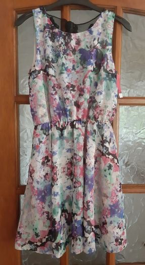 Brand New Dress, Size Medium