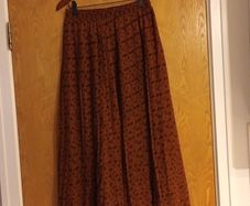 Sinsay Pleated  Skirt. S.L - 14-16.  B.N.W.T.