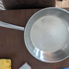 Stainless steel pan