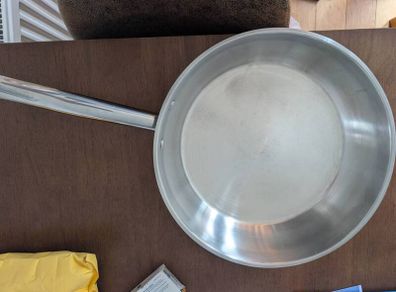 Stainless steel pan