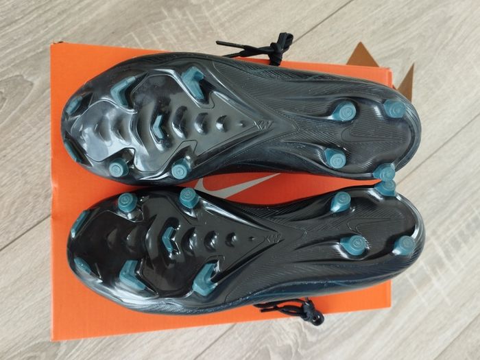 Nike Kids Football Boots UK Size 2