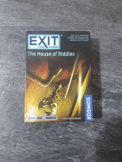 Escape room exit game - house of riddles