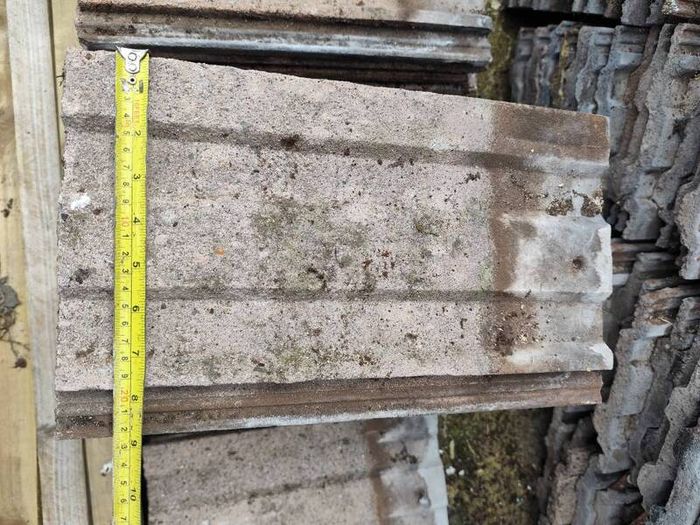600 roof tiles/20 ridge tiles FREE