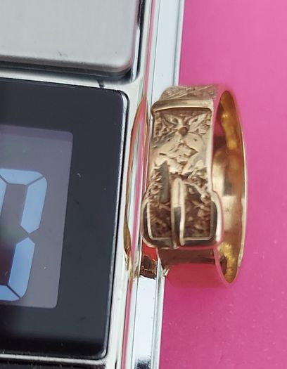 Gents "buckle"  Ring 9ct Gold  3.7g