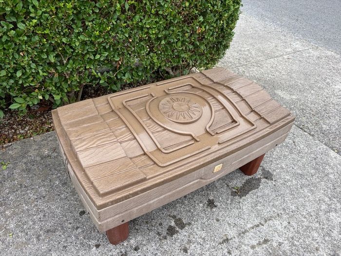 Outdoor sand table