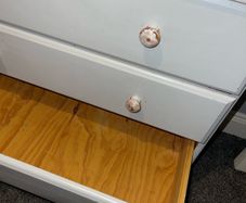 Chest of drawers