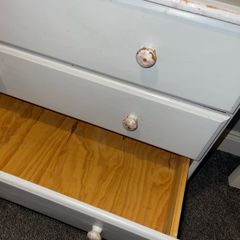 Chest of drawers