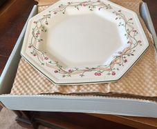 Eternal Beau dinner plates x 6