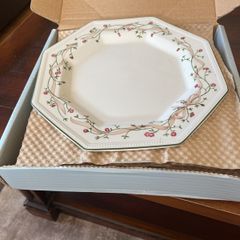 Eternal Beau dinner plates x 6