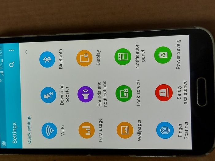 Samsung Galaxy S5, 16GB HDD, 4GB Ram,  3 network possibly, excellent cosmetic condition and working fine