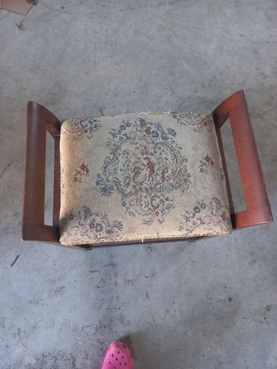 Piano Stool/Bench with storage