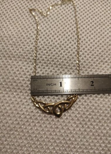 9ct gold Kinneys necklace