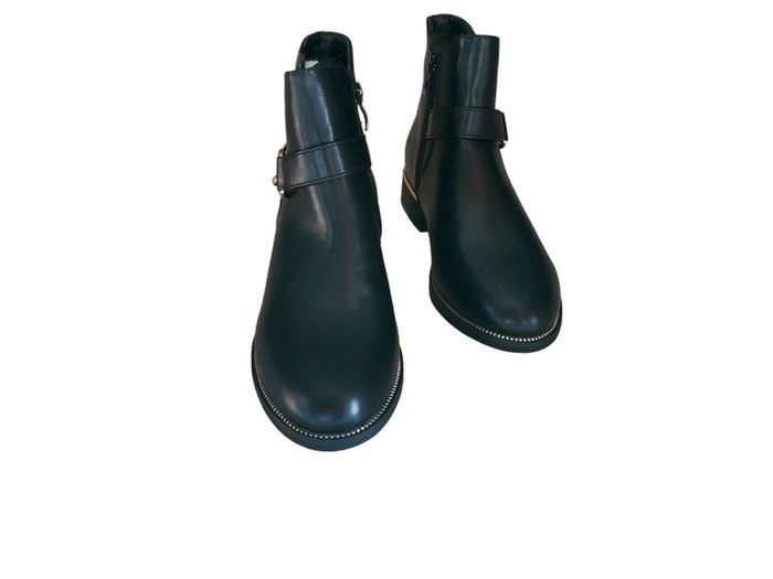 Black Women's Ankle Boots Gold Chain On The Side Gold Studs On The Edge Elastic On The Side, size 39