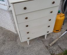 Chest of drawers